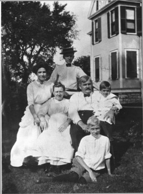  Edward Regenhardt Family in Jennings, MO in 1912 