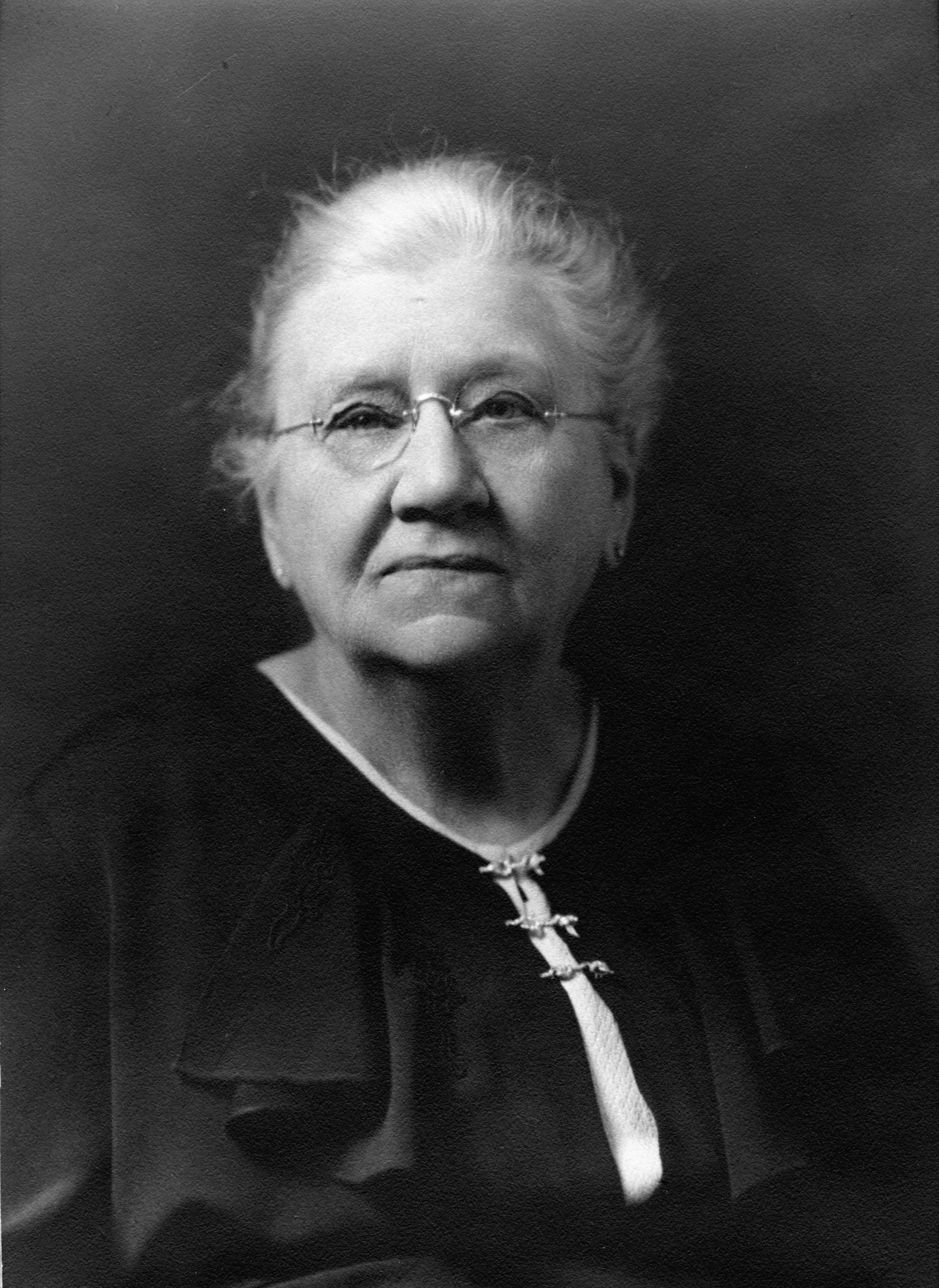  Alvina Theuerkauf Regenhardt Portrait 